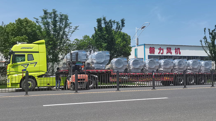 風(fēng)機廠家:磐力十八臺浙江離心通風(fēng)機運往某校實驗室